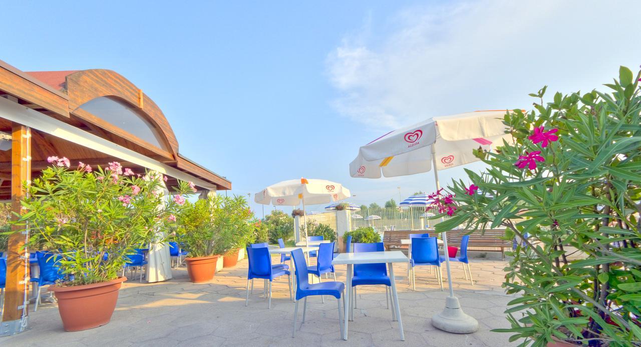 Villaggio Turistico Internazionale 雷卡纳蒂港 外观 照片